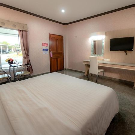 Martina Hotel Surin Exterior foto